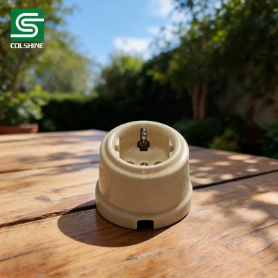 China OEM Vintage Ceramic German Socket with Premium Porcelain Construction for Retro Lighting Systems and European Home Decoration Hersteller